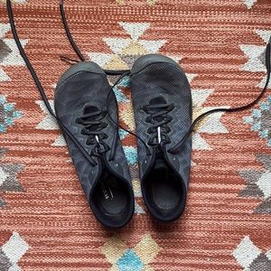 Merrell Vibram size 7 🥾